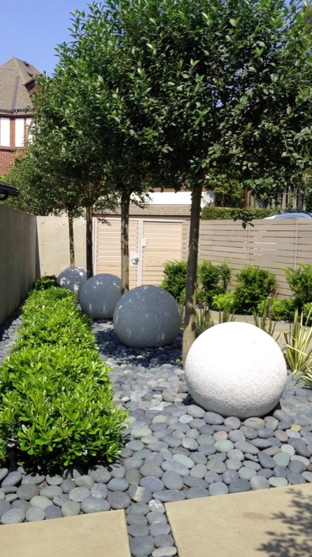 Recent Projects - Contemporary Seattle Residence by Folia Horticultural + Design - Photo 10