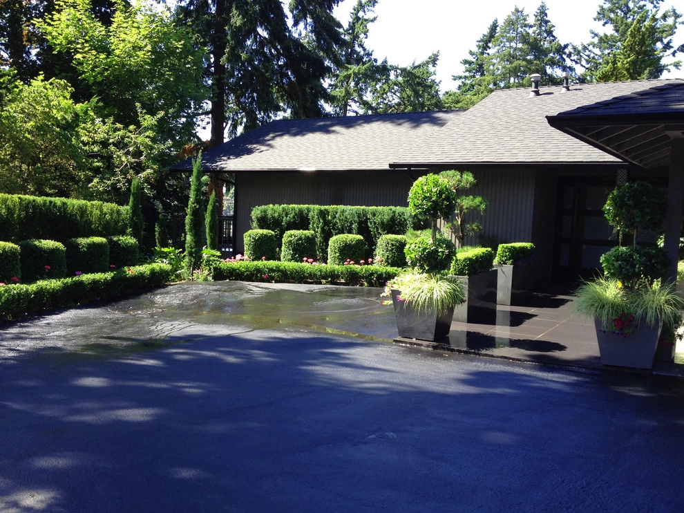 Recent Projects - Bellevue Residence - Curb Appeal by Folia Horticultural + Design - Photo 10