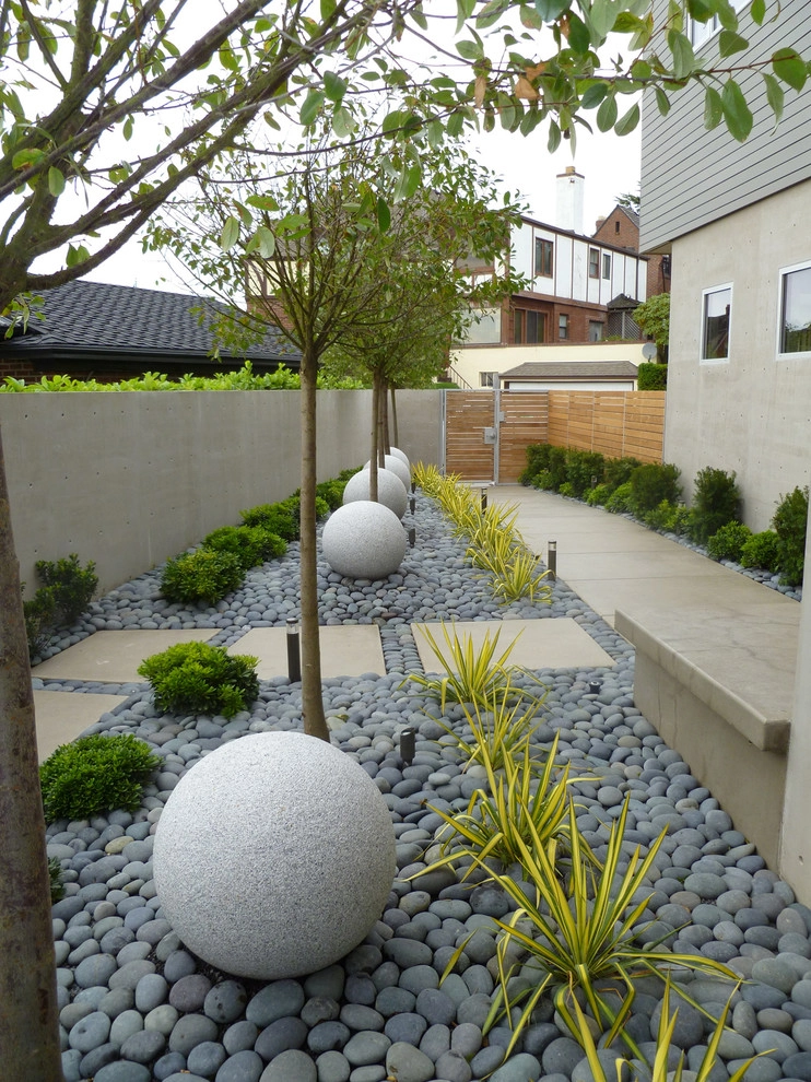 Recent Projects - Contemporary Seattle Residence by Folia Horticultural + Design - Photo 7