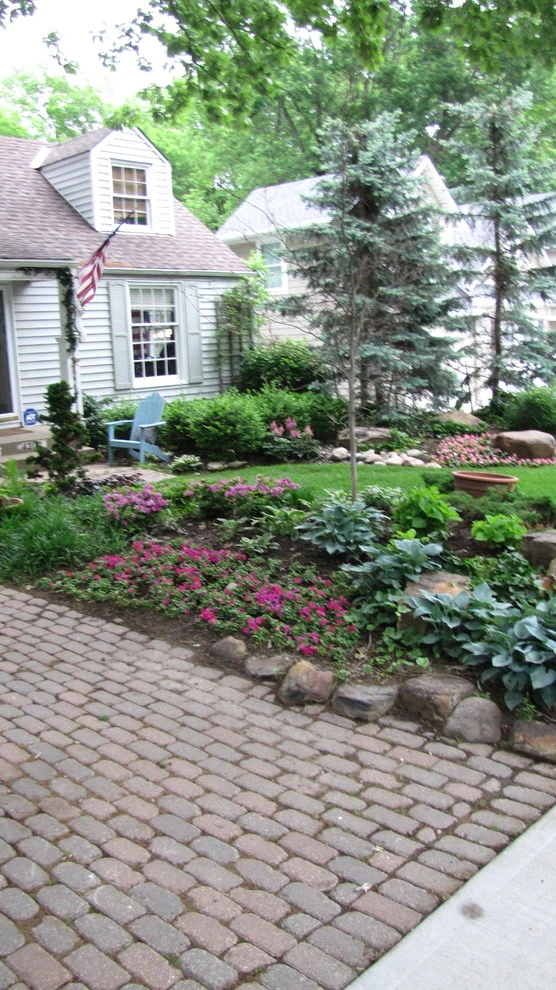 Front Landscape by Bear Landscape Inc. - Photo 3
