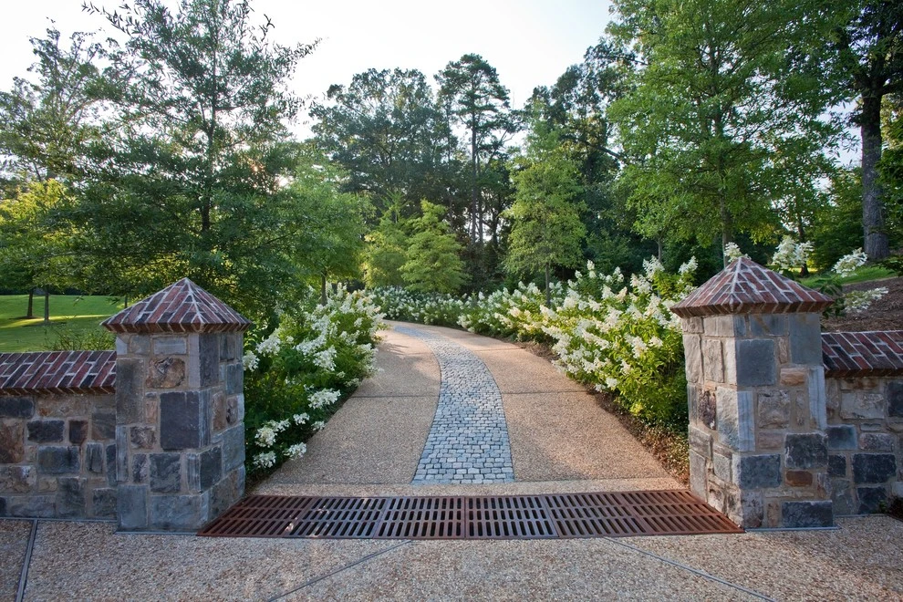 Mountain Brook Residence by Blackjack Horticulture - Photo 5
