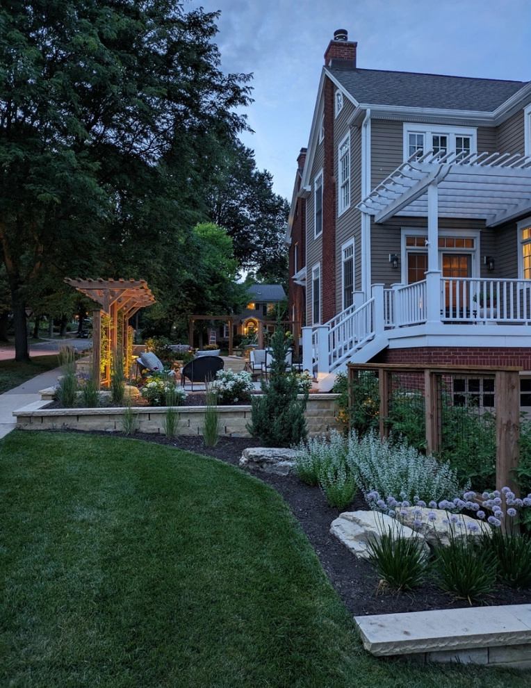 Welcoming Workspace by Four Of Six Landscape - Photo 17