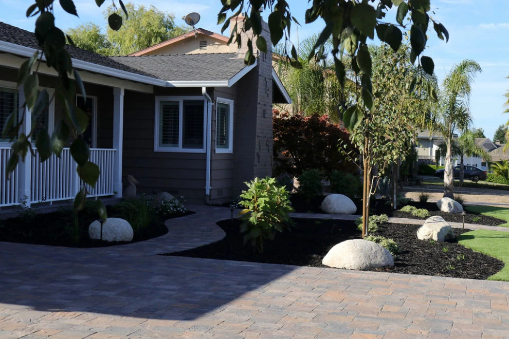 Traditional Beach Cottage by Wildflower Landscape Design At K&D Landscaping - Photo 10