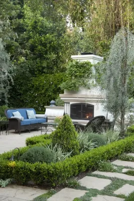 English Traditional — Landscape Design project by Gabriela Yariv Landscape Design