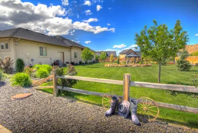 Side Yard Landscaping with Gravel Hardscape — Landscape Construction project by Cripple Creek Landscapes in Boise