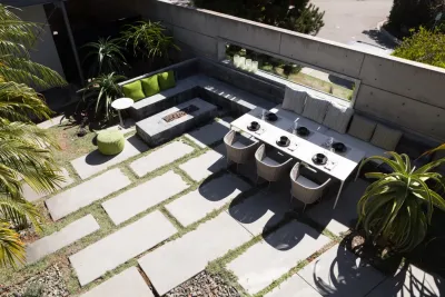 Manhattan Beach Residence — Landscape Design project by GEL: Griffin Enright Landscape