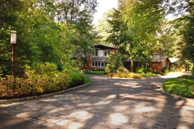 Lloyd Neck — Landscape Design project by Goldberg & Rodler, Inc.