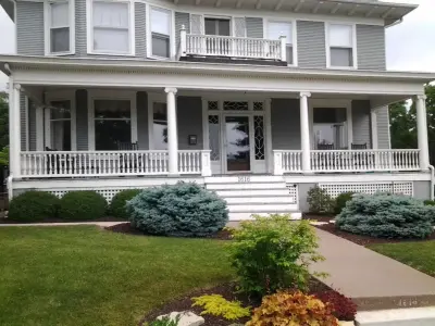 McCartney Improvement Company - Flooring Installation Services in Davenport, IA