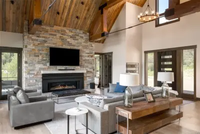 Agate Creek Bespoke Residence by Amaron Folkestad GC Steamboats Builder