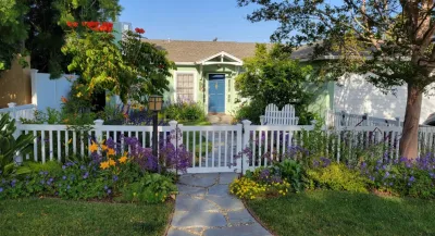 West LA Cottage Bungalow by Green Landscape Designs