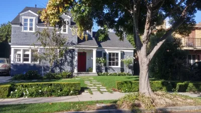 West Los Angeles Front Entry — Landscape Design project by Green Landscape Designs in Los Angeles