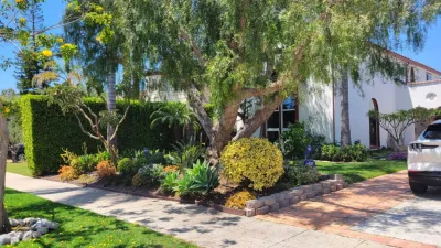 Mid-City — Landscape Design project by Green Landscape Designs in Los Angeles