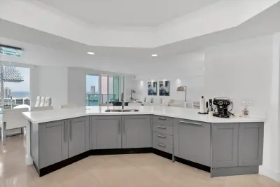 Cmva Design + Build / Cmva Development LLC - Countertop Installation Services in Hallandale Beach, FL
