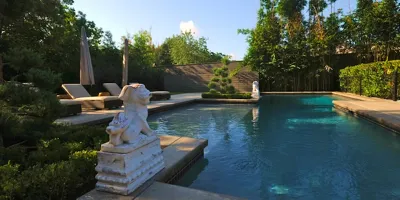 Contemporary Landscape & Patio in Houston, TX — Landscape Design project by Gregory/Henry Landscapes in Houston