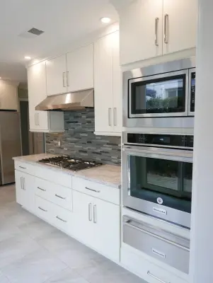 Baroness Kitchen by Before And After Builders, Inc.