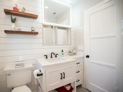 Long Beach Bathroom Renovation by Katz Design & Builders Inc.