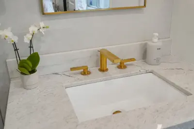 Seal Beach, CA Bathroom Renovation by Katz Design & Builders by Katz Design & Builders Inc.