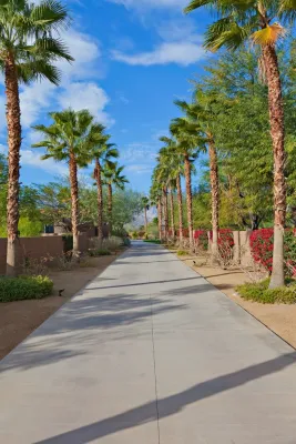Herrera Residence - Rancho Mirage — Landscape Design project by Hermann Design Group