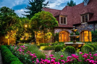 Carriage House by Hess Landscape Architects