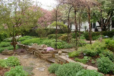 Hilscher Design and Ecology - Garden Remodeling in Stillwater, MN