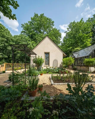House on Willow Hill — Landscape Design project by Horn & Co. (Previously JHLA) in Vienna