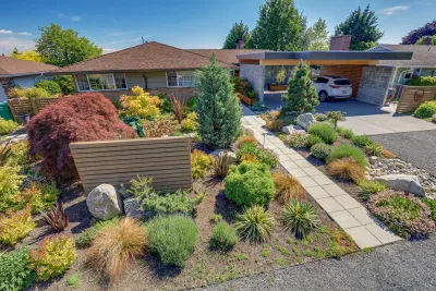 Sun, Steel and Texture — Landscape Design project by In Harmony Sustainable Landscapes in Seattle