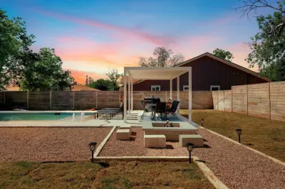 Bungalow on Bell Street by Jonestar Construction