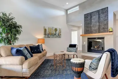 Twilight Junction Residence by D2 Built