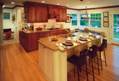 Bloomington Classic Kitchen by Zinran Construction Services Inc.