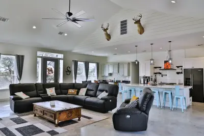 Broadshield Custom Homes and Contractors - Carpentry & Woodworking in Boerne, TX