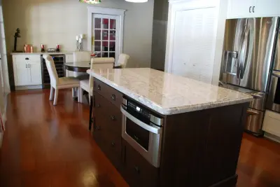 Stylish Modern Kitchen in Miami Falls Area by Eleet Fine American Cabinetry