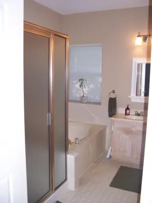 Cina Restroom by Servant Remodeling