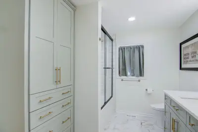 Timeless/Modern Primary Bathroom Renovation Kansas City, MO by KCBR Design | Remodel
