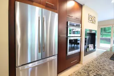 Modern Luxury by Conrad Kitchen, Bath And Remodeling LLC