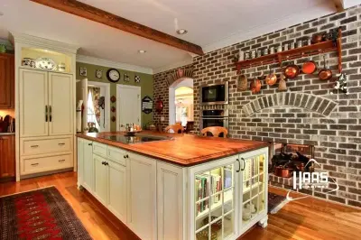 Hampton Maple Vanilla by Haas Cabinets