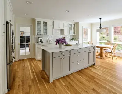 Fresh Cottage Kitchen by Powell Construction