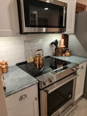 Modernized Country Kitchen by VKB Homes, LLC