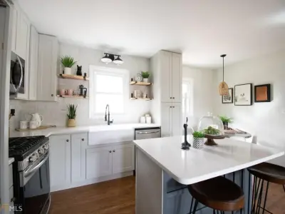 Local Remodeling Co. - Countertop Installation Services in Tyrone, GA