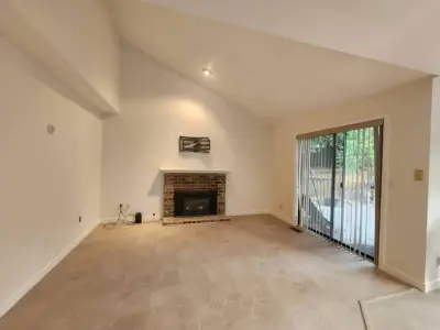 Roma General Contractor LLC - Flooring Installation Services in Auburn, WA
