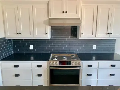 Dreamland Residences Camelback Avenue by McKean's Floor To Ceiling