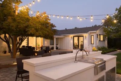 Modern Outdoor Living by Karen Aitken And Associates