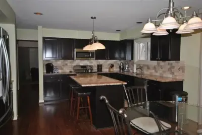 LAZ Farmington Hills Kitchen by Lincorp / Borchert