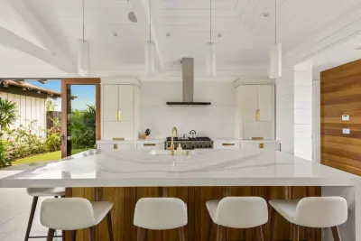 Makai Feast — Custom Home Builders project by Pu'uwai Design & Construction