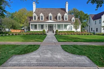 King's Landscape Design - Retaining Wall Construction in Hinsdale, IL