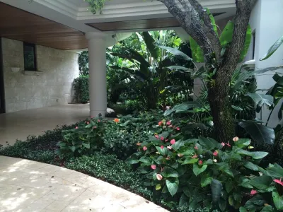 Contemporary North Palm Beach Florida Estate — Landscape Design project by Krent Wieland Design, Inc.
