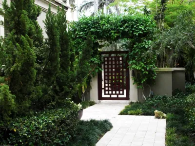Contemporary Palm Beach Florida Residence — Landscape Design project by Krent Wieland Design, Inc.
