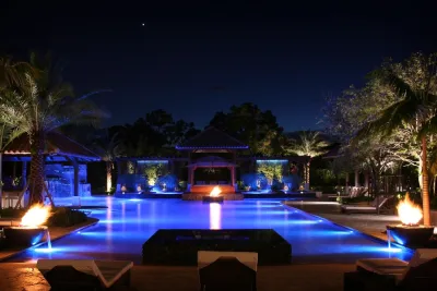 Contemporary Palm Beach Gardens Florida Estate — Landscape Design project by Krent Wieland Design, Inc.