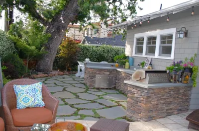 Great Entertaining space by Kristen Rudger Landscape Design