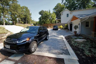 Urban Landscape Design Walk-through of Renovated Ranch Style Home — Landscape Design project by Land Architect Studio