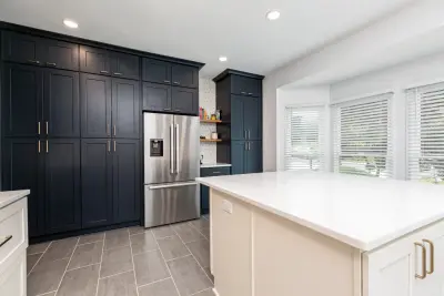 Contemporary Kitchen Renovation by HomeStar Renovations